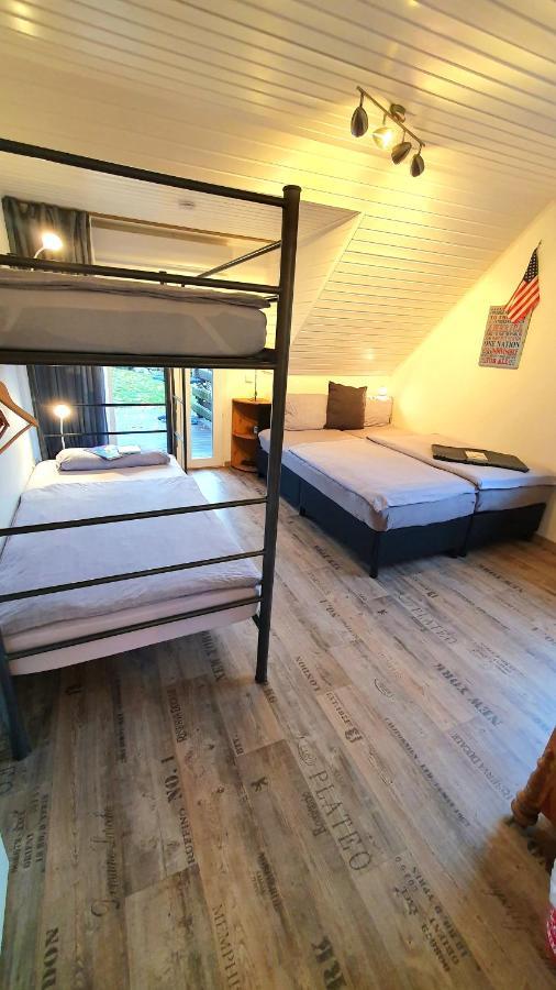 Frankes Lodge Apartment Mit Garten Und Pool, 6 Einzelbetten, Parkplatz エッセン エクステリア 写真